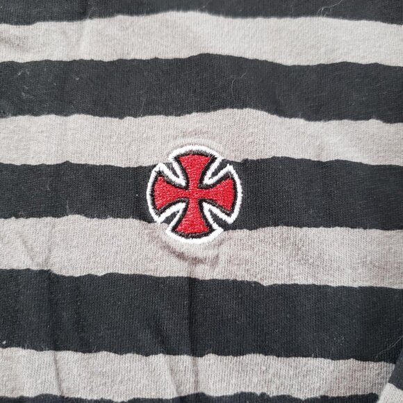 Independent Skate Sweater REVERSIBLE Y2K Small to Medium VINTAGE!! - Picture 3 of 7